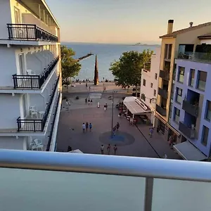 https://roses-casc-antic-sant-elm-4.catalonia-hotels.com